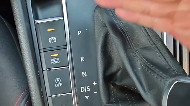 自动挡旁边的加减号正确使用方法，新手不会的看过来，提升行车经验