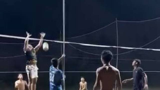 用杆子打球 #排球 #用排球表达心情