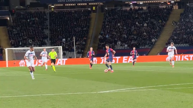 没事，还年轻多练练射门就无敌了