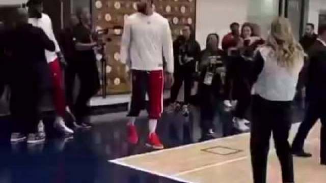 棣棣又要去参加NBA全明星名人赛了～这意味着他又能看见老詹了！​​​​