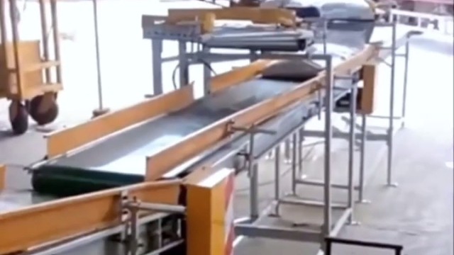 澳洲教授：
当今中国的GDP占全球的19%
而美国是14%
#卸车码垛机器人#智能码垛#卸车码垛机械