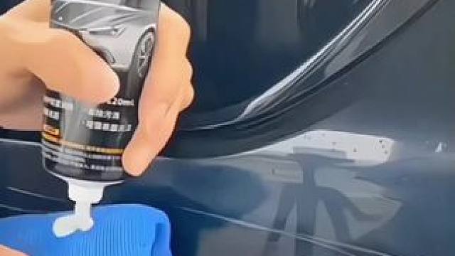 #超便宜超划算 汽车难免有小划痕，只要不伤到底漆，试试这个很哇塞#汽车划痕修复 #划痕修复 #汽车用