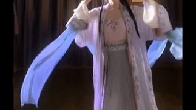 叮咚～最近吃了什么好吃的呀～ #国风古韵 #浅跳一下 #古典舞 #汉服 #芳华慢