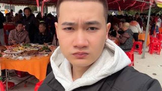 “春日宴，绿酒一杯歌一遍”