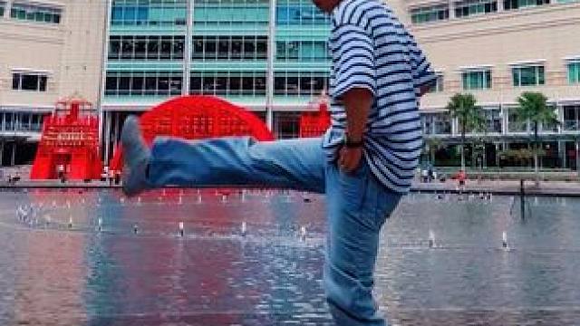 我在哪儿？我在干蛇么？#青花瓷踢腿慢动作 #青花瓷 #解锁蛇年开工第一天 
#新年有礼了