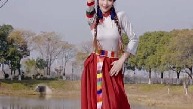 唐古拉～飘飞吉祥风马！ 已经唐古拉好几天了！太喜欢这个音乐啦！
#唐古拉 #唐古拉飘飞吉祥风马 #藏