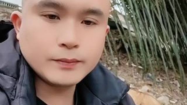 生活总是有苦有甜，无论怎样我们依然开开心心面对。