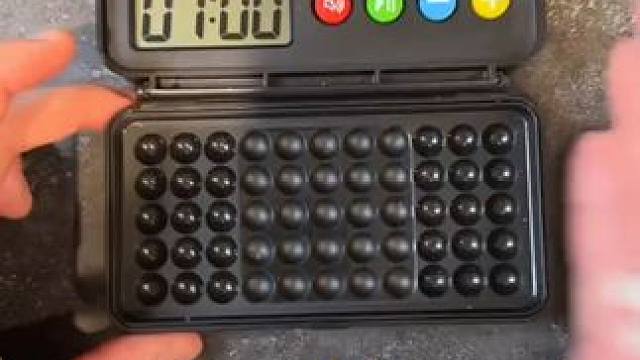 朋友：这个我可以玩一天~ #玩个很新的东西  #解压 #内容启发搜索