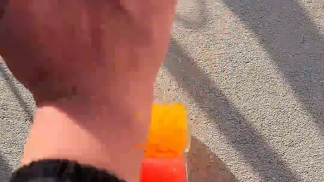 楼梯滚瓶子爆破解压时刻