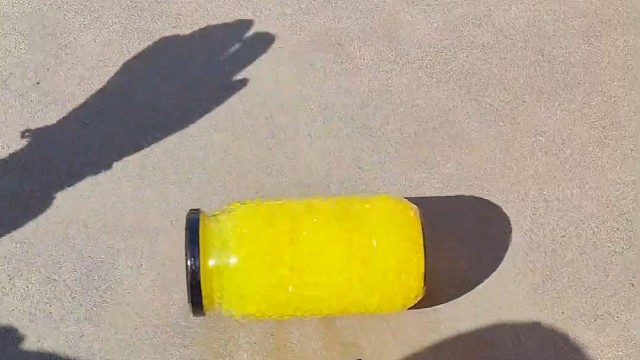 楼梯滚瓶子爆破解压时刻