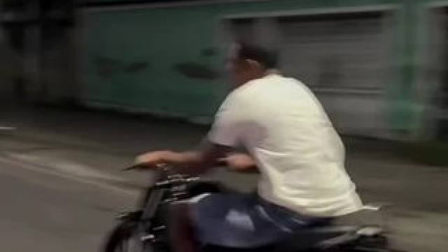 玩摩托车还得看这哥们的 #摩托车 #翘头