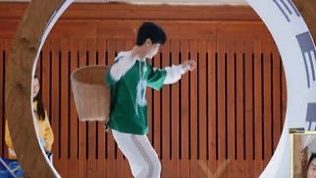 范丞丞有点阴招都使在沙爹身上了#奔跑吧第8季 #范丞丞