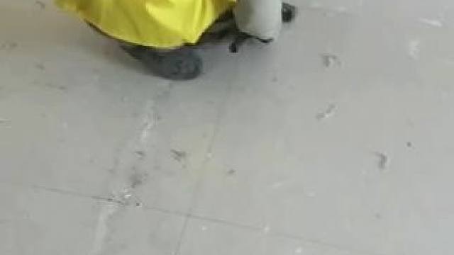 地面瓷砖起翘，一天换新！