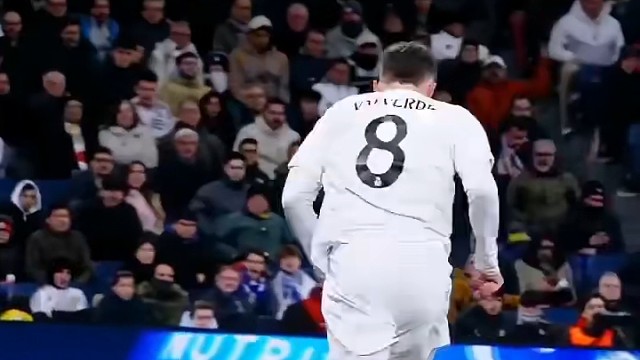 中场传控指挥官变成了工兵重炮手