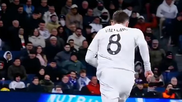 中场传控指挥官变成了工兵重炮手