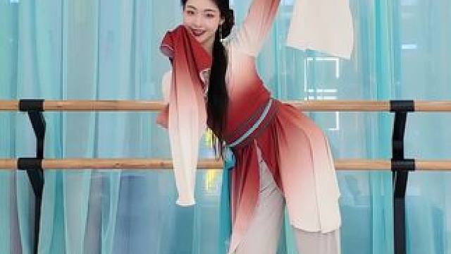 复工了～开始早A晚c的生活
#水袖舞 #古典舞 #舞蹈翻跳 #复工