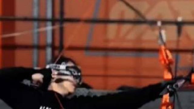 偏头那一下，充满了女武神的冷静与坚毅#攻防箭 #团建 #女武神