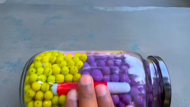 楼梯滚瓶子爆破解压时刻