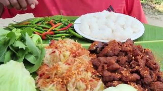 东南亚美食 #泰国主播吃美食视频 #粗茶淡饭吃起香农村生活 #把家乡的味道分享给大家 #舌尖上的美食
