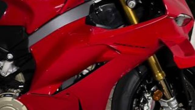 这个冬天不太冷 #杜卡迪 #杜卡迪v4 #新V4S #女骑 #panigaleV4S