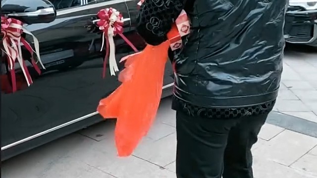 车主看不上这烟他想要中华[捂脸]