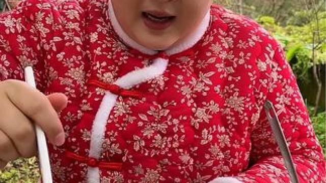 胖妹现拆了一桶小面调料，来打丸子汤的佐料，真的巴适惨了！#美食 #这一碗好过瘾 #调料