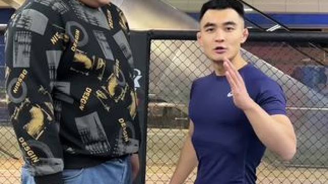 咱就说第一下防没防住吧……#防身术 #打耳光