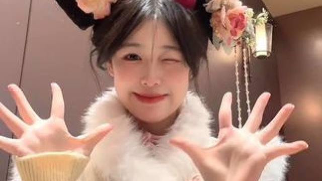 今天当格格#甜甜的手势舞 #甜心格格 #格格妆造