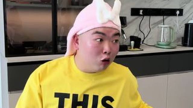 《拒绝闺蜜暧昧》 #一人分饰多角 #毛女女 #鲍鲍 #小时候 #父母