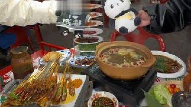 成都超超超大大大排档！洋昏了！ #烧烤大排档 #成都美食 #夜宵 #花式过冬的100