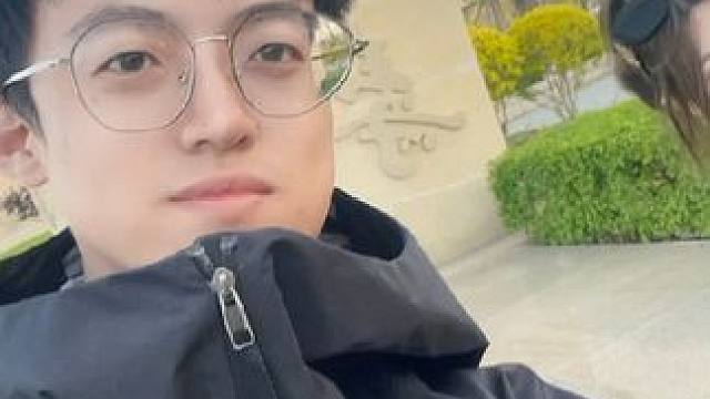 听说宠老婆的人会财源滚滚，看她这个状态是不是该轮到我发财了 #宠妻狂魔