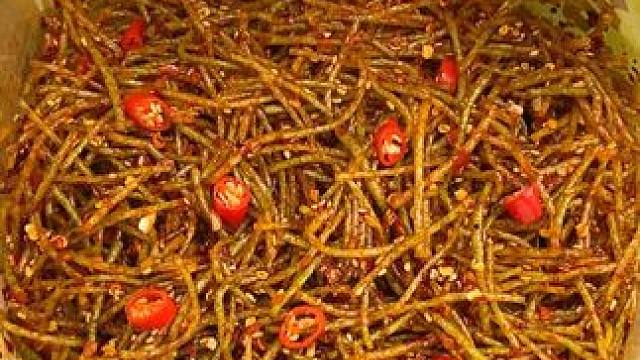 不能吃辣和不爱吃香菜的千万不要轻易尝试#零食推荐 #好吃到停不下来 #辣条