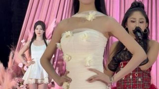 #美女模特 #大长腿 #肤白貌美