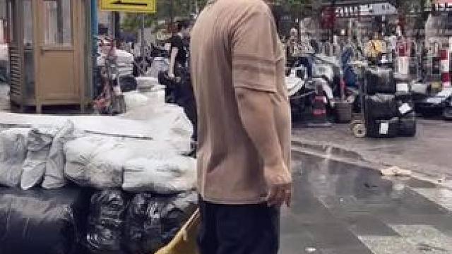 我知道我的功夫赢不了你，但我不服气！