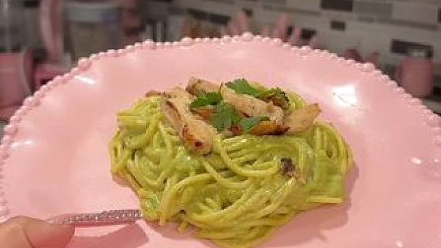 沉浸式制作美食｜精致女人沉浸式制作绿酱意面vlog～✨ 
#自制意面 #意面制作 #绿酱意面做法 #