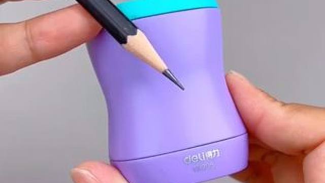 得力新款棘轮卷笔刀削笔器，孩子带去学校的#卷笔刀 就选得力新出的这款#棘轮卷笔刀  棘轮设计交互旋转