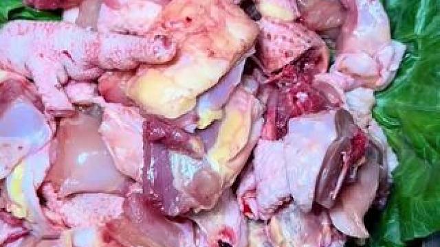 眉山的朋友吃过贵阳辣子鸡吗？东坡躺营艺术98元可享3 - 4人份贵阳辣子鸡火锅，含1份鸡、6份蔬菜，