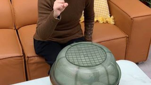 粘毛器 神奇的粘毛器!不仅能轻松清理头发和猫猫狗狗掉落的毛发，水一冲就干净能继续用了 #粘毛神器  