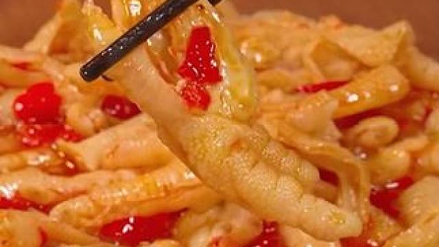 没想到无骨鸡爪是这样做出来的！看完之后你是什么感想？ #无骨鸡爪 #鸡爪 #脱骨鸡爪 #制作过程 #