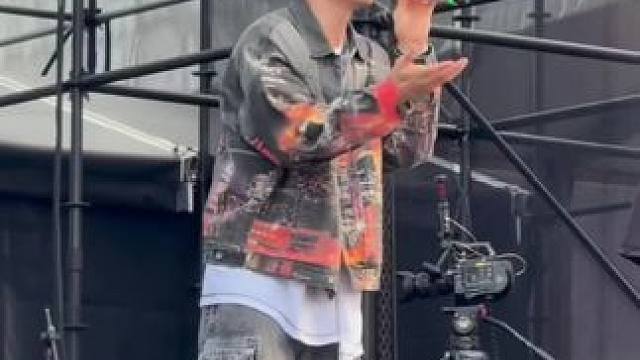 “那些没能说出口的话，都藏在《你还怕大雨吗》里” #你害怕大雨吗#周柏豪#周柏豪演唱会#音乐现场#现