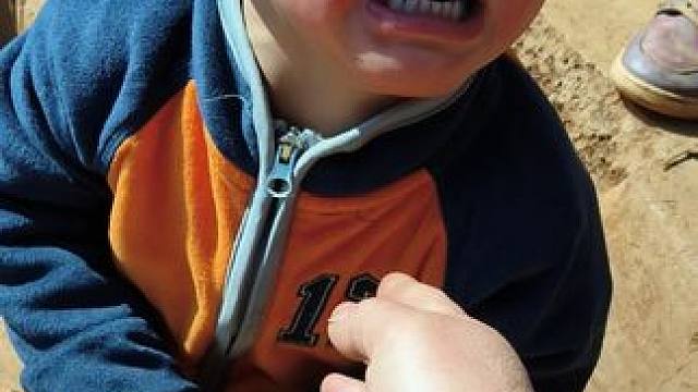 他自己的瓶他自己摔坏了，又要问老大老二要。 #内容启发搜索