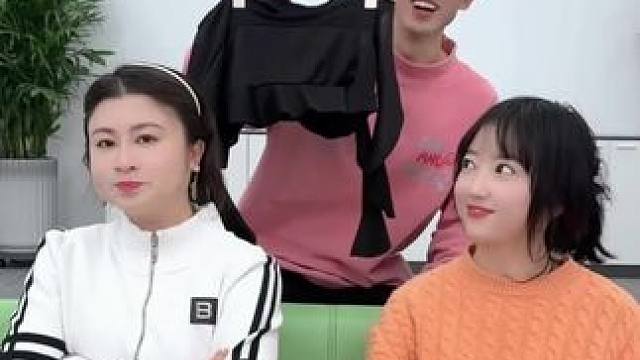 谁输了谁穿哈哈 #内容启发搜索 #办公室 #变身 #憋笑