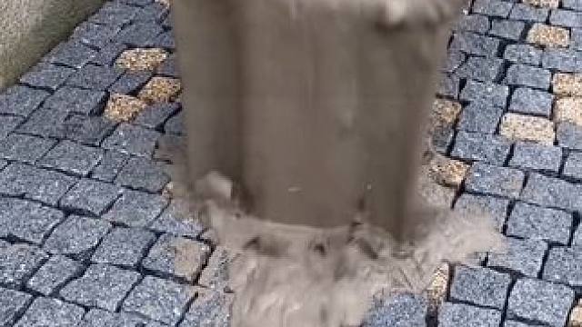 庭院地砖石通铺。 #庭院地面铺装 #强迫症看了很享受 #极度舒适 #小院改造 #地面装饰