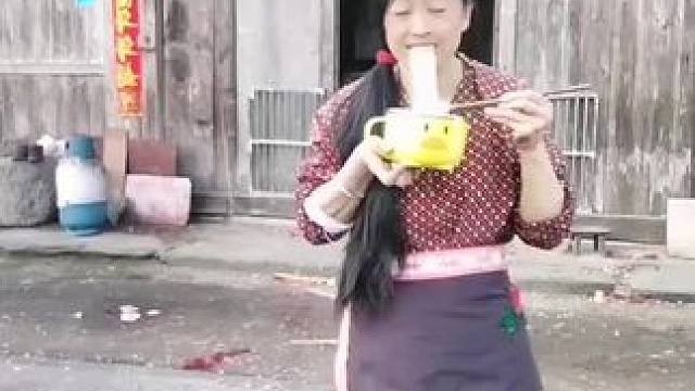 山卡卡里的农村大姐学费开直播每天收获满满您还在恐播怕播不敢开播开播了不知说什么吗#记录真实生活 #农