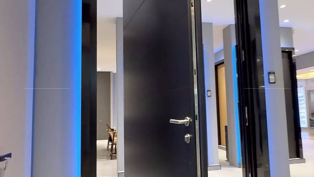 意大利岩板偏轴门，尽显意式奢居品味#TINNO帝诺系统入户门 #系统门 #别墅门 #偏轴门