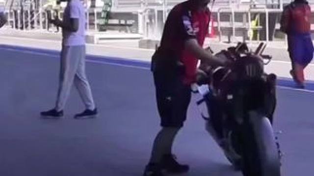 #motogp #摩托车比赛 #压弯 #专业动作请勿模仿 #93号马奎斯