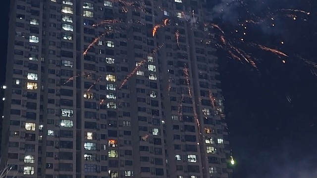 放烟花了
