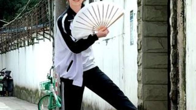 风雪依稀秋白发尾 看小少爷我即兴一曲 #男高 #古典舞 #牵丝戏舞蹈