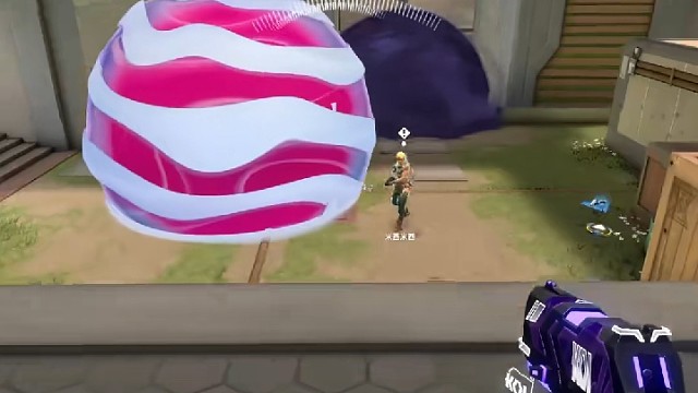 他倒着跑还抓到绳你正着跑还落下去了