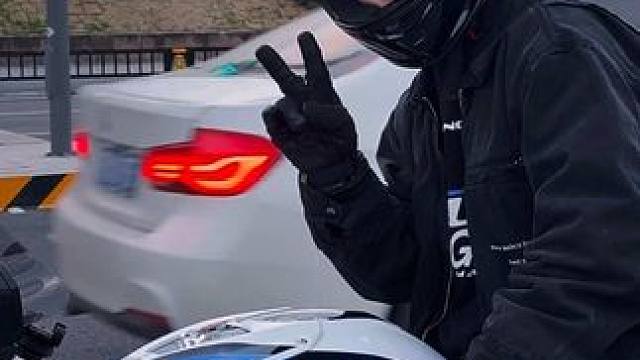 baby我们的感情就像跳楼机 #机车 #宝马s1000rr